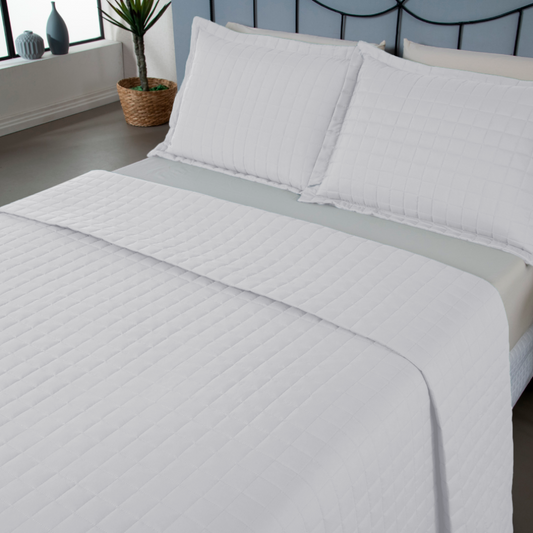 Kit Cobre-Leito Matelado Copacabana 3 Peças King Branco Micropercal 300 Fios