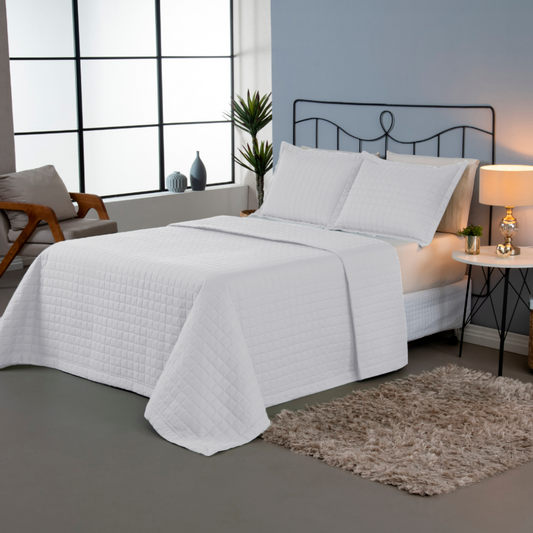 Kit Cobre-Leito Matelado Copacabana 3 Peças Queen Branco Micropercal 300 Fios
