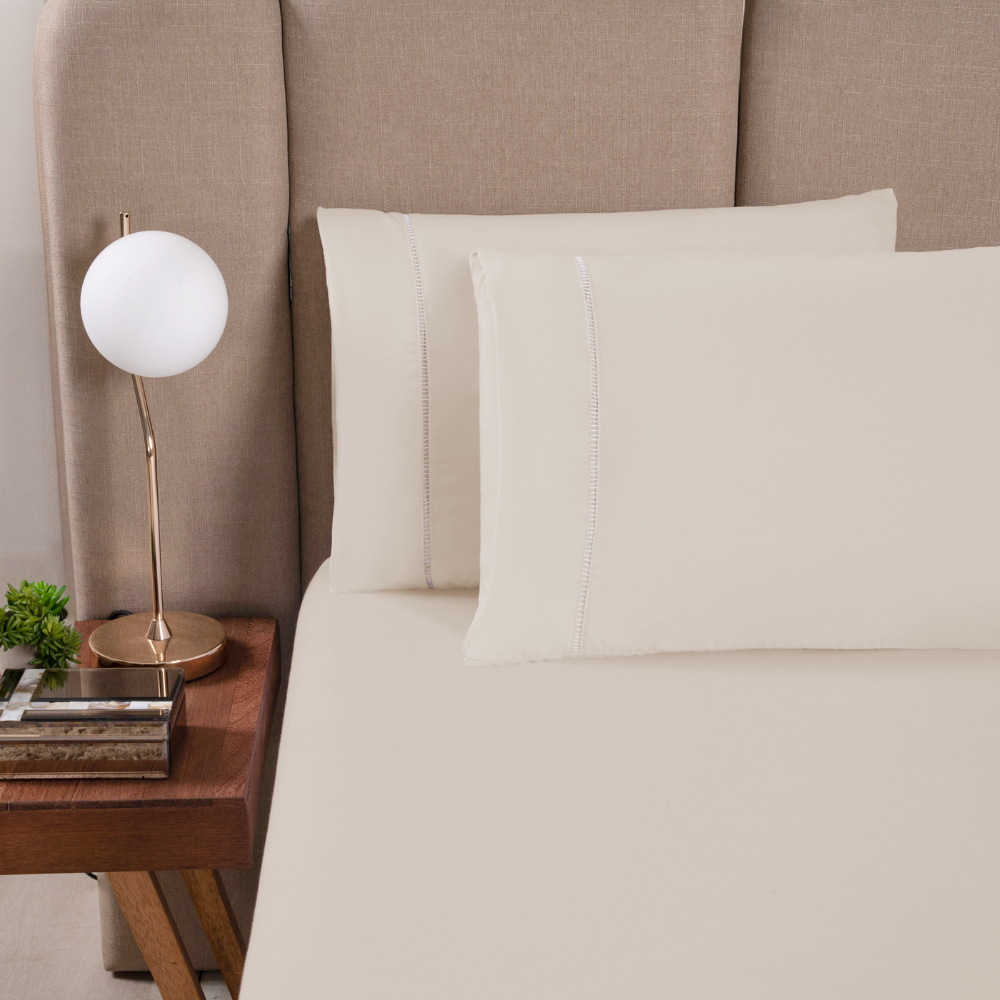 Par de Fronhas Versatile Caqui Ponto Palito 70x50cm Micropercal 300 Fios